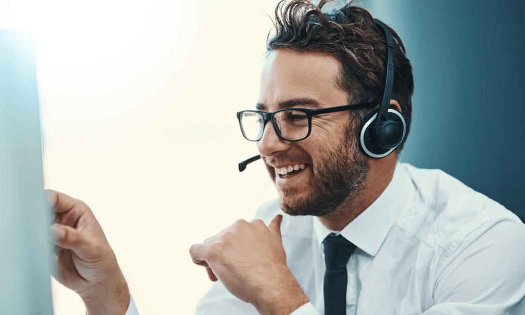 Help Desk vs. Service Desk: Learn the Key Differences to Choose the Right Contact Center Solution for Your Business